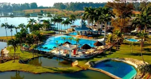 Luxuoso Mavsa Resort para relaxar com a família
